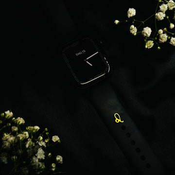 Leo watch button